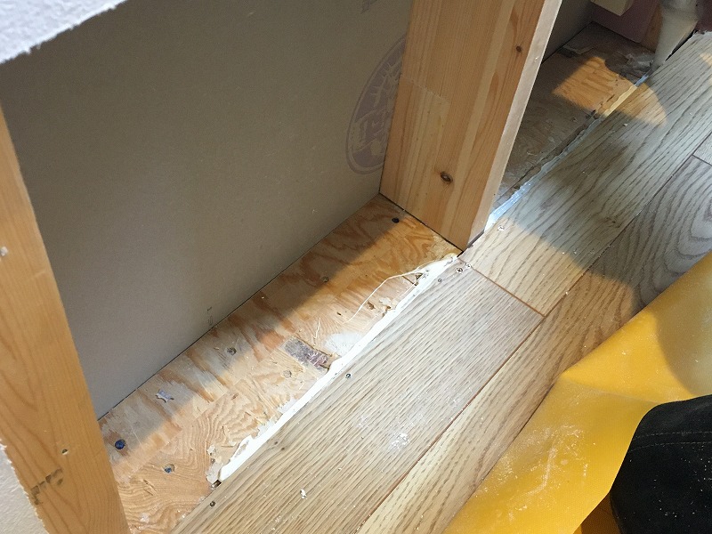 新居の2階のフローリングが 床鳴りと沈みがひどい ので半年点検で調べたら大工の手抜き工事だった 家づくり Diyブログ