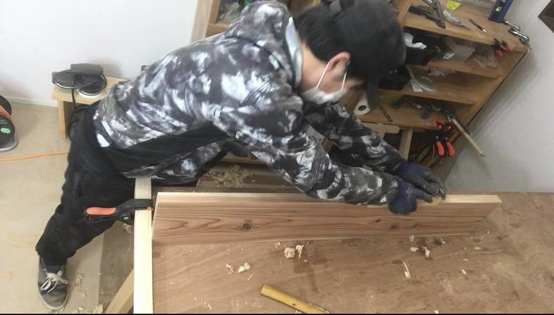 鉋掛け　DIY　木工　杉板