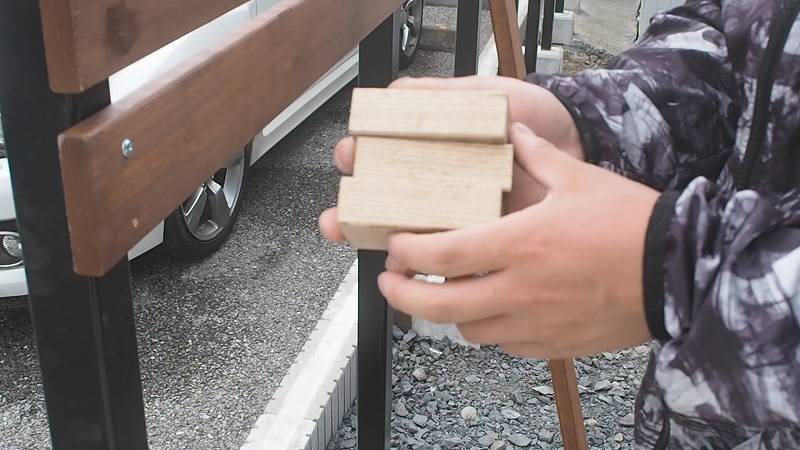 角パイプとSPF材でウッドフェンスを作る　木板　張り方