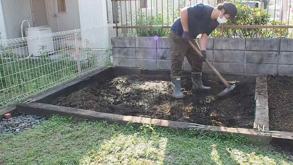 ハーブガーデンを作る 水はけを良くしてハーブ用の土づくり編 庭づくりdiy 18 さいとうさんは 住宅不動産ライター