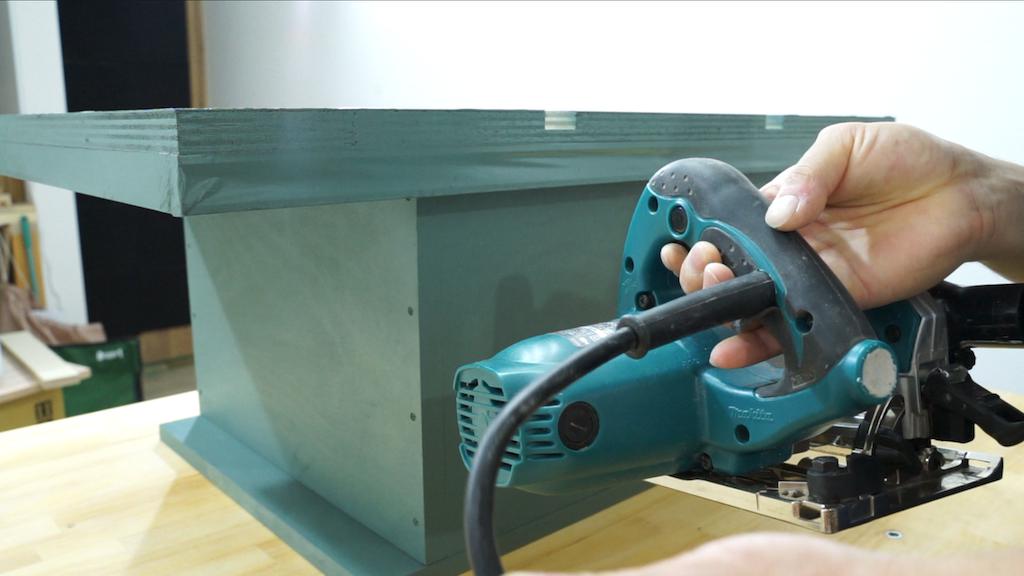 マキタの丸ノコを使用して自作のテーブルソーを作る/本体制作編｜DIY 